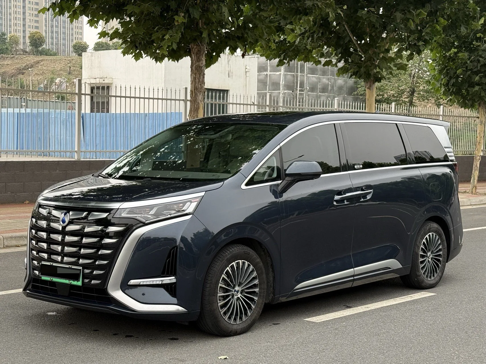 Denza D9 2022 DM-i 970 AWD Flagship Edition