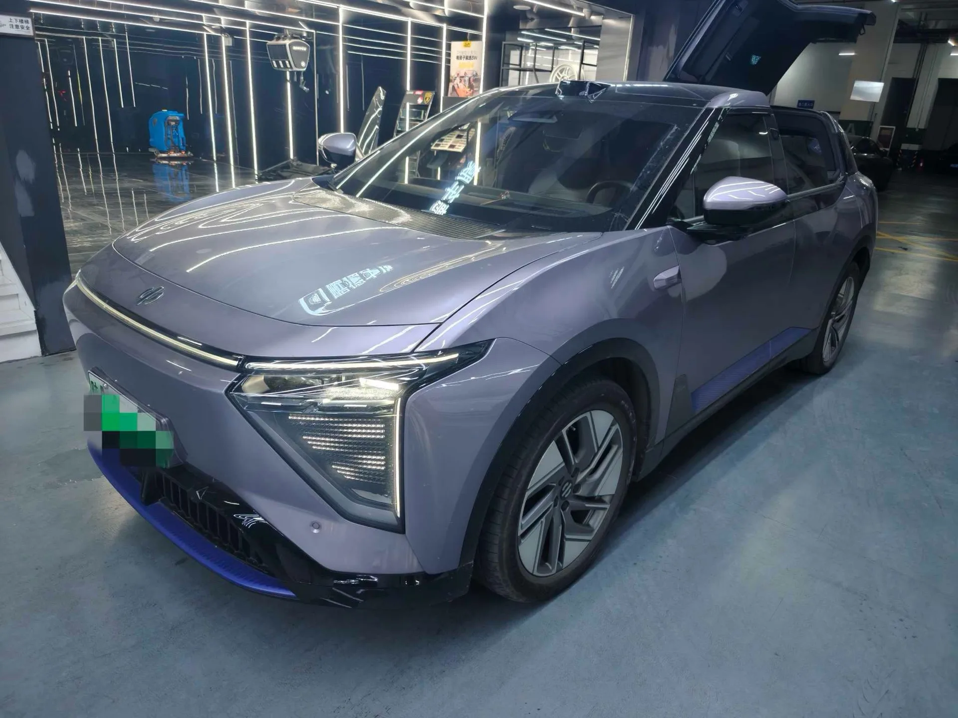 HiPhi Y 2023 Model, 810 km Long-Range Version