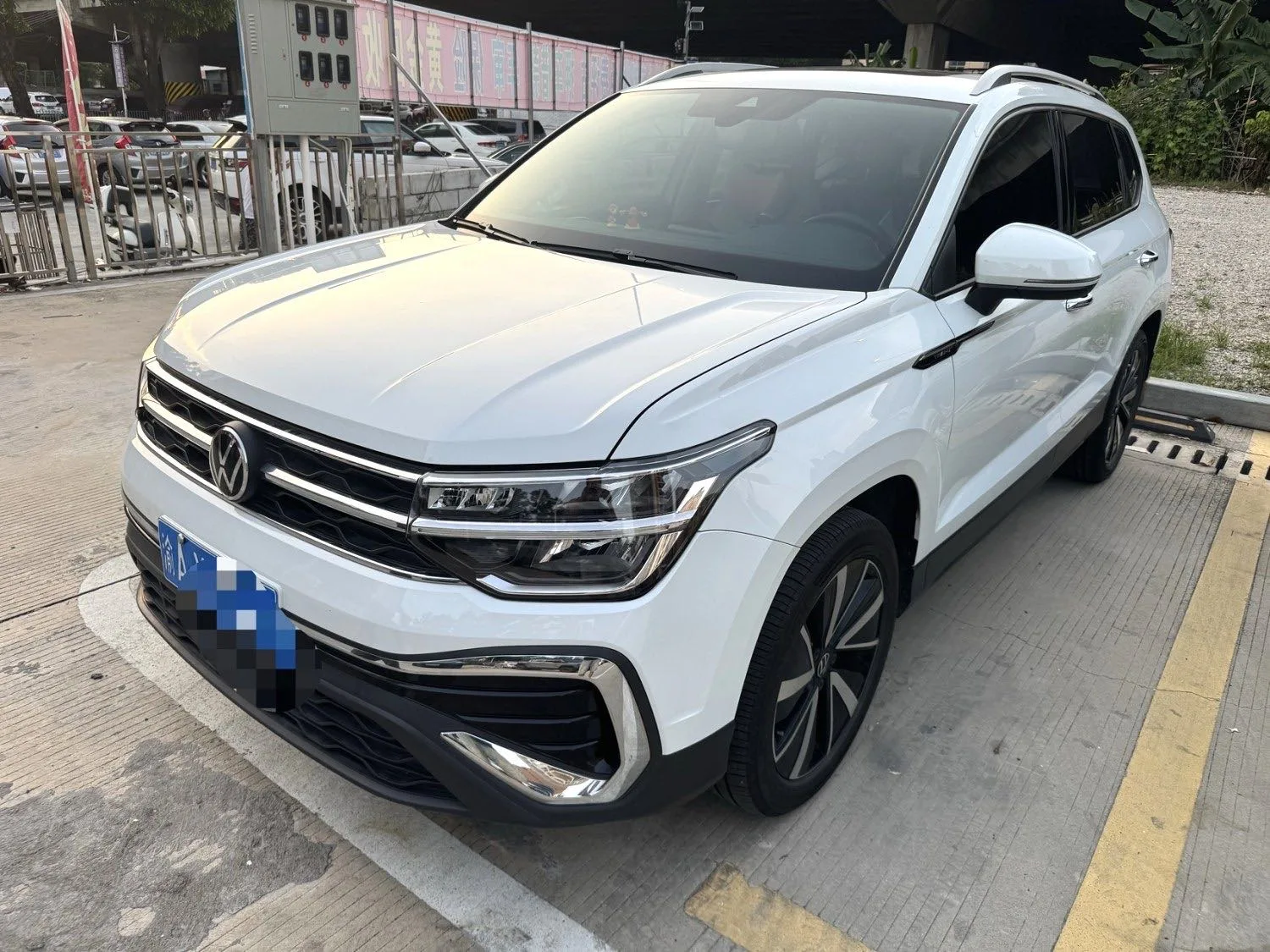Volkswagen 2023 Tharu 1.5TSI 300TSI 2WD Moon Edition Automatic