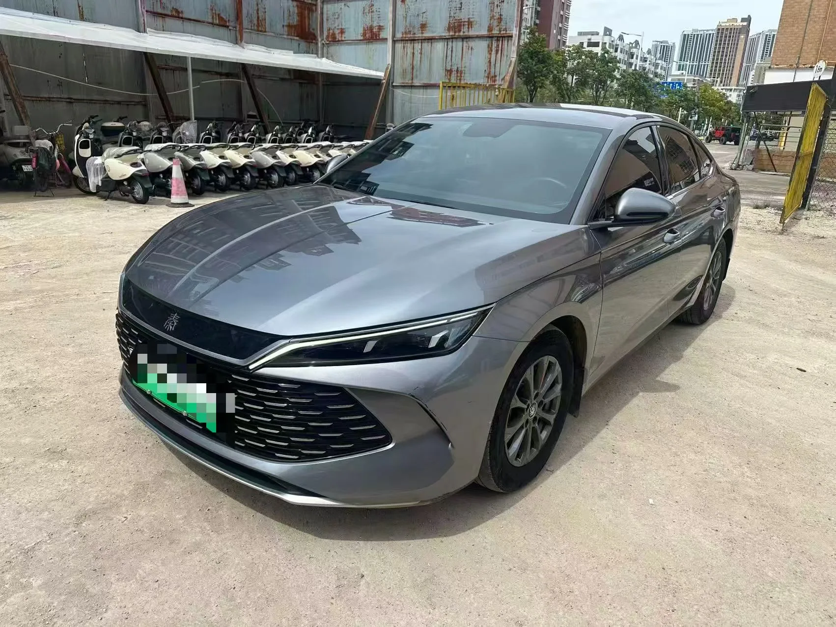 Qin L 2024 DM-i 80KM Leading Edition