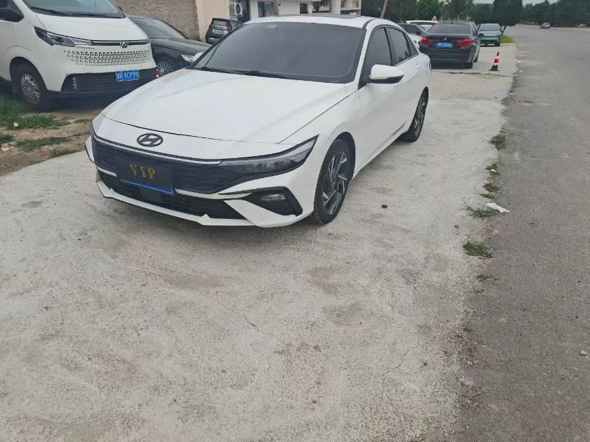 Hyundai Elantra 2023 1.5L CVT GLX Elite Edition