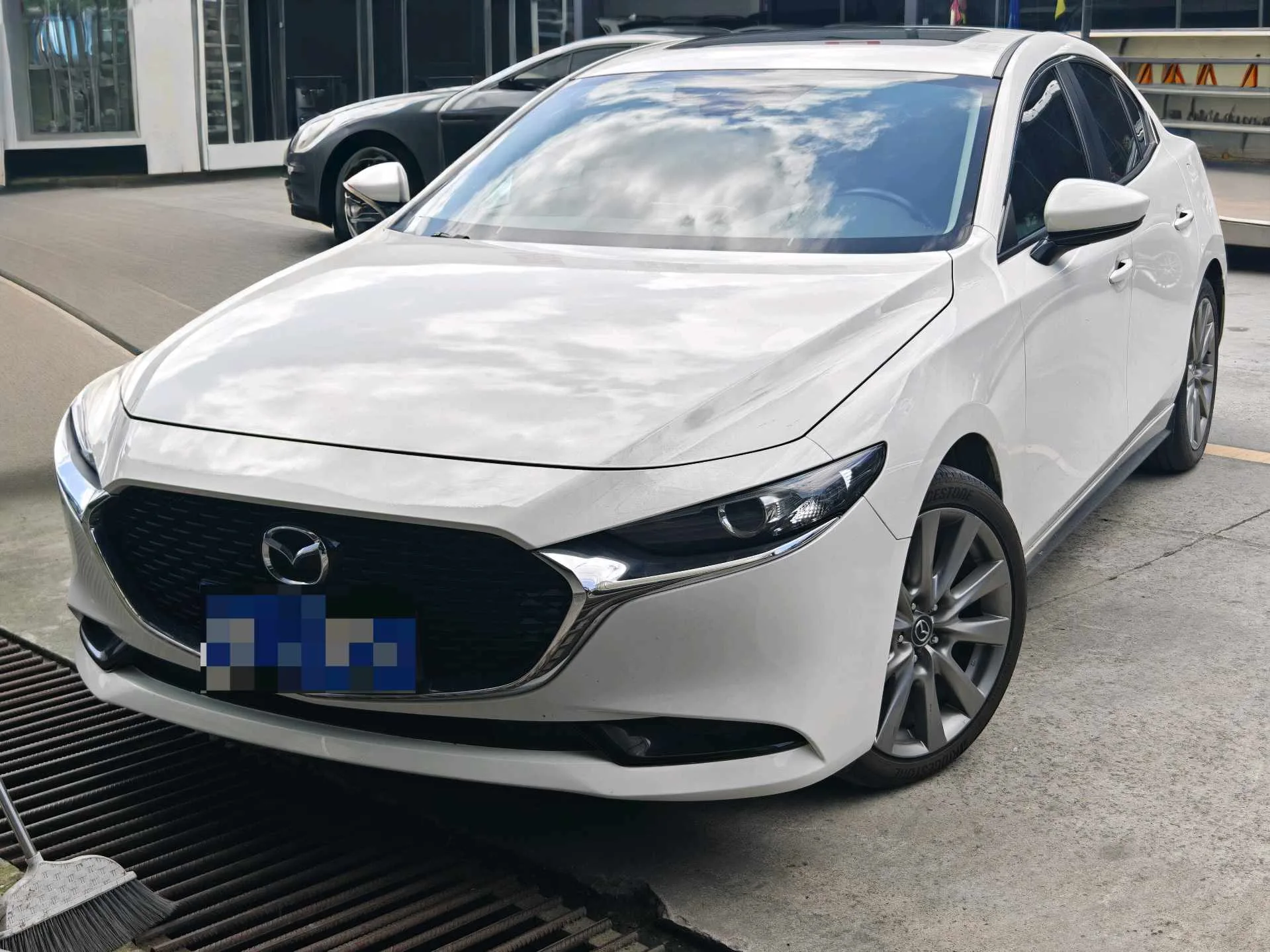 Mazda3 Axela 2022 2.0L Automatic Premium Edition