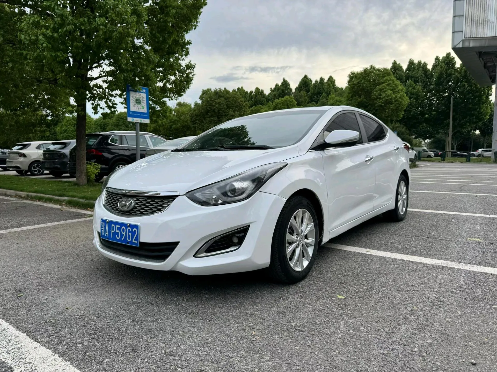 Hyundai Elantra 2016 1.6L Automatic Premium Edition