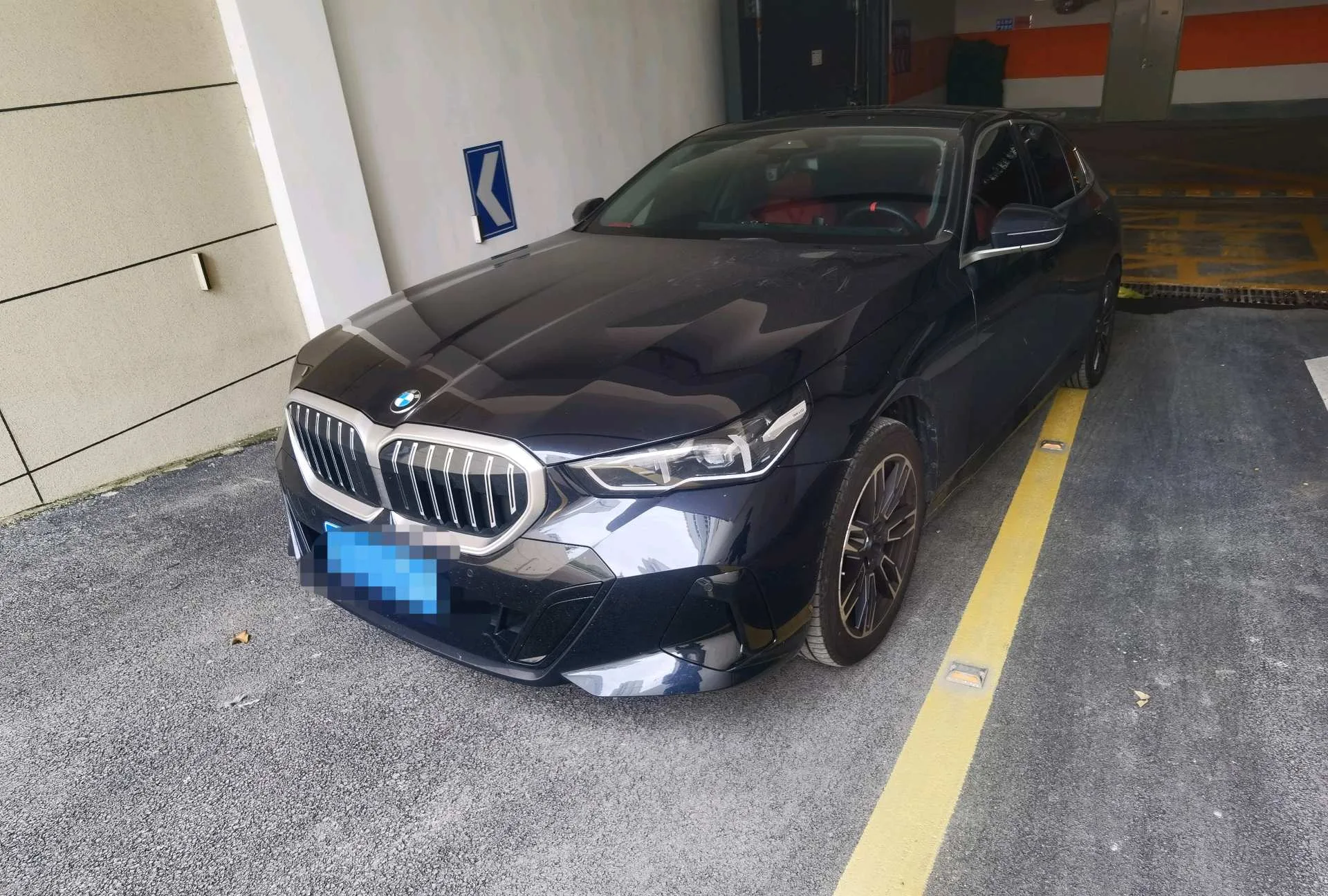 2025 BMW 5 Series 525Li 48V 2.0T M Sport Package Automatic