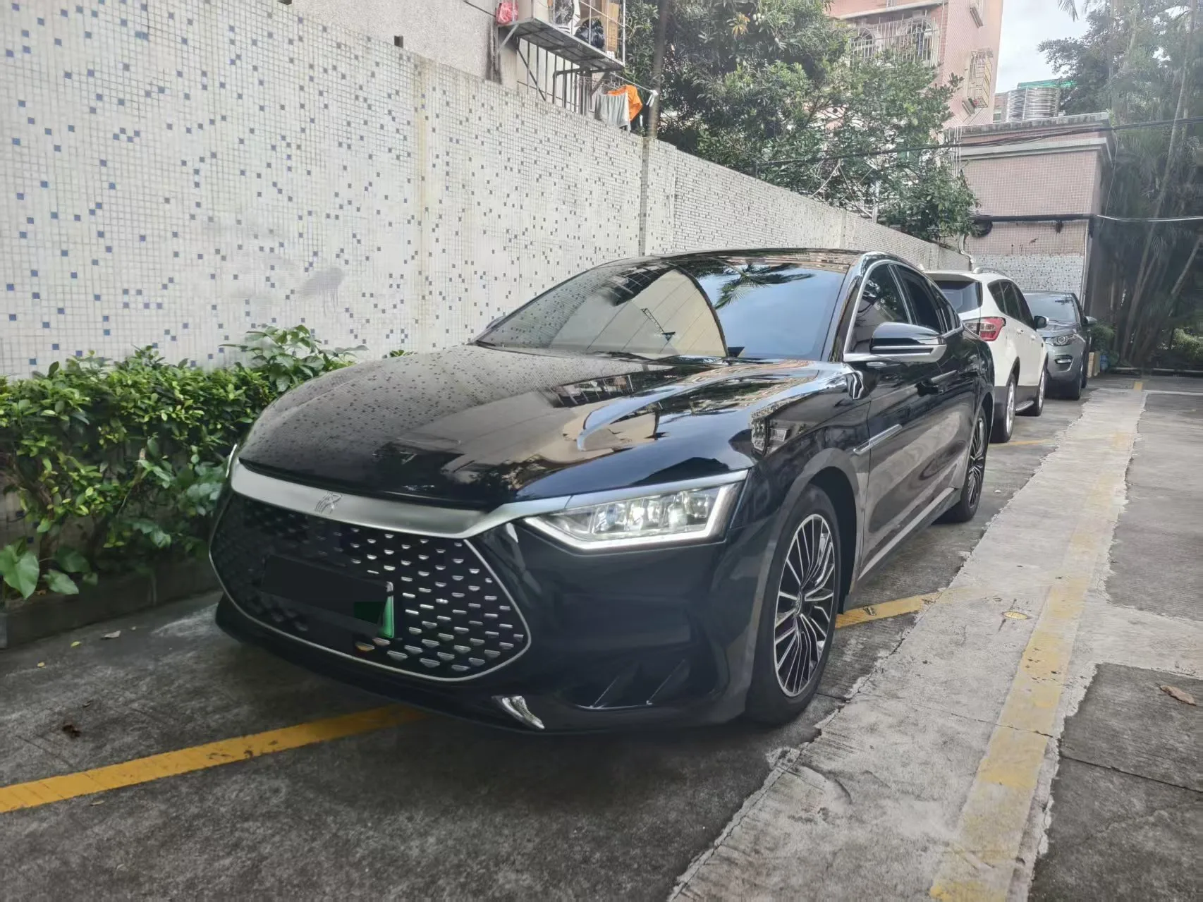 BYD 2024 Han DM-i 1.5T CVT Glory Edition 121KM Premium Automatic