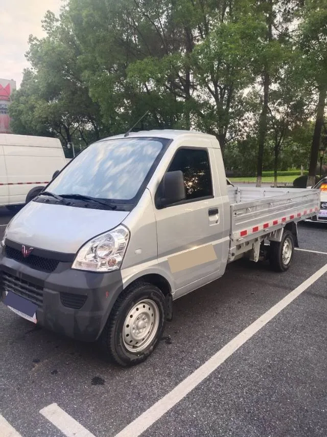 Wuling 2023 Rongguang New Truck 1.5 Single Cab Extended Standard Model Manual Transmission
