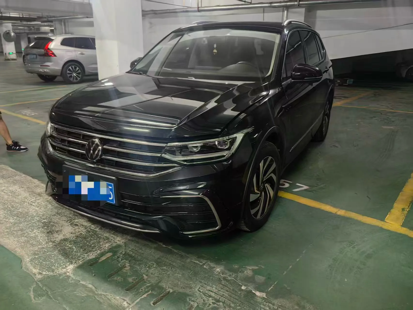 Volkswagen 2024 Tiguan L R-Line 2.0TSI 330TSI 2WD R-Line Dragon Edition Automatic