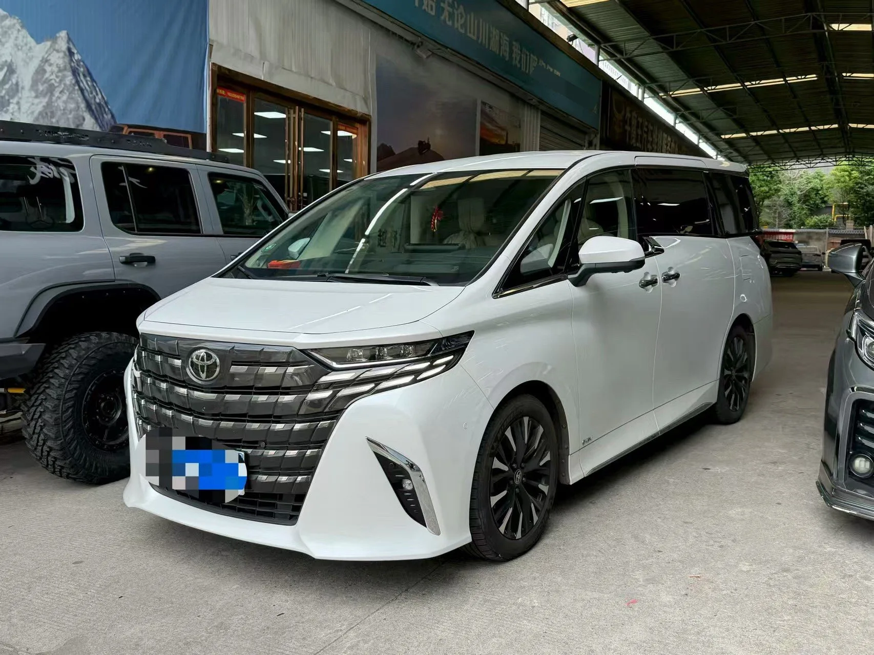 Toyota Alphard (Imported) 2024 Alphard 2.5 CVT Premium Edition Automatic Transmission