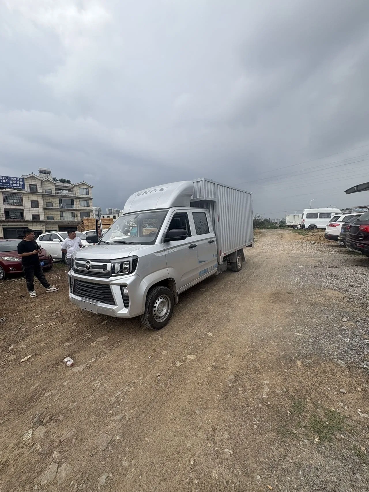 Foton 2025 Xiangling V5 2.0 139 horsepower 3-meter double-cab panel van micro-truck, manual transmission