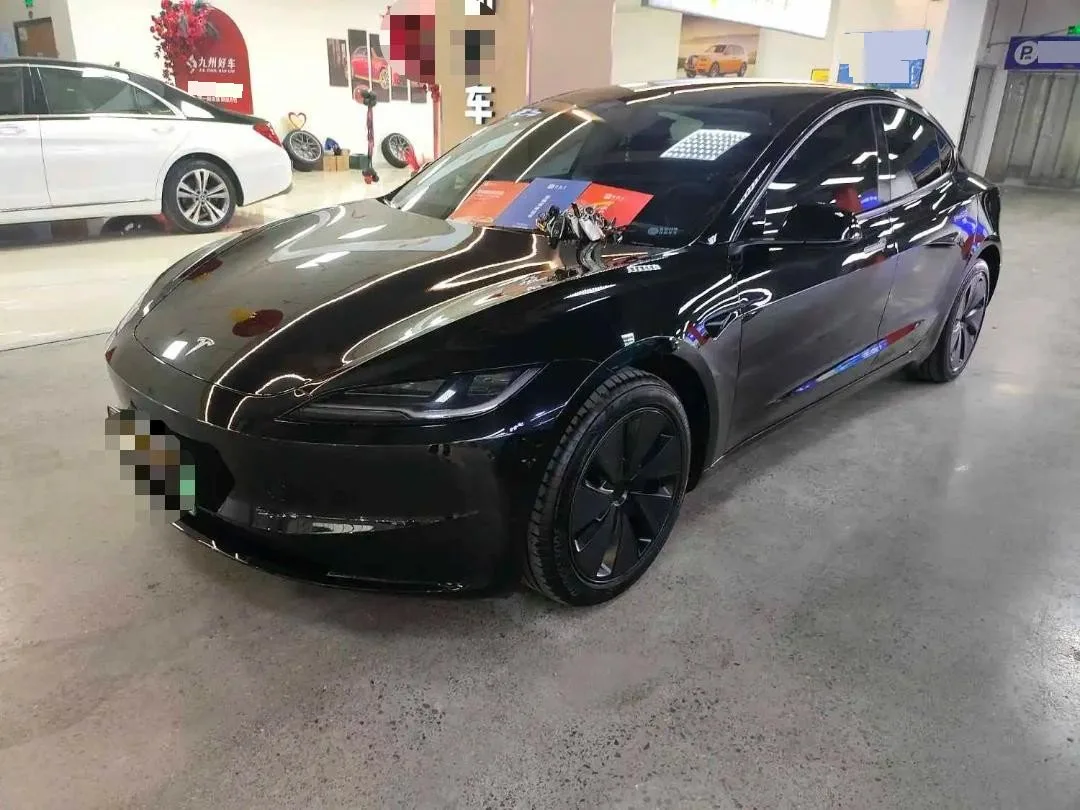 Tesla 2025 Model 3 Rear-Wheel Drive (Facelift) Automatic