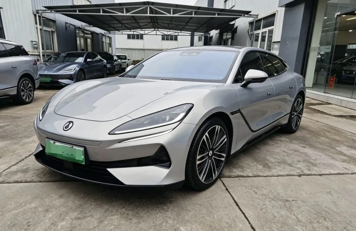 Denza Z9 2024 GT Plug-in Hybrid