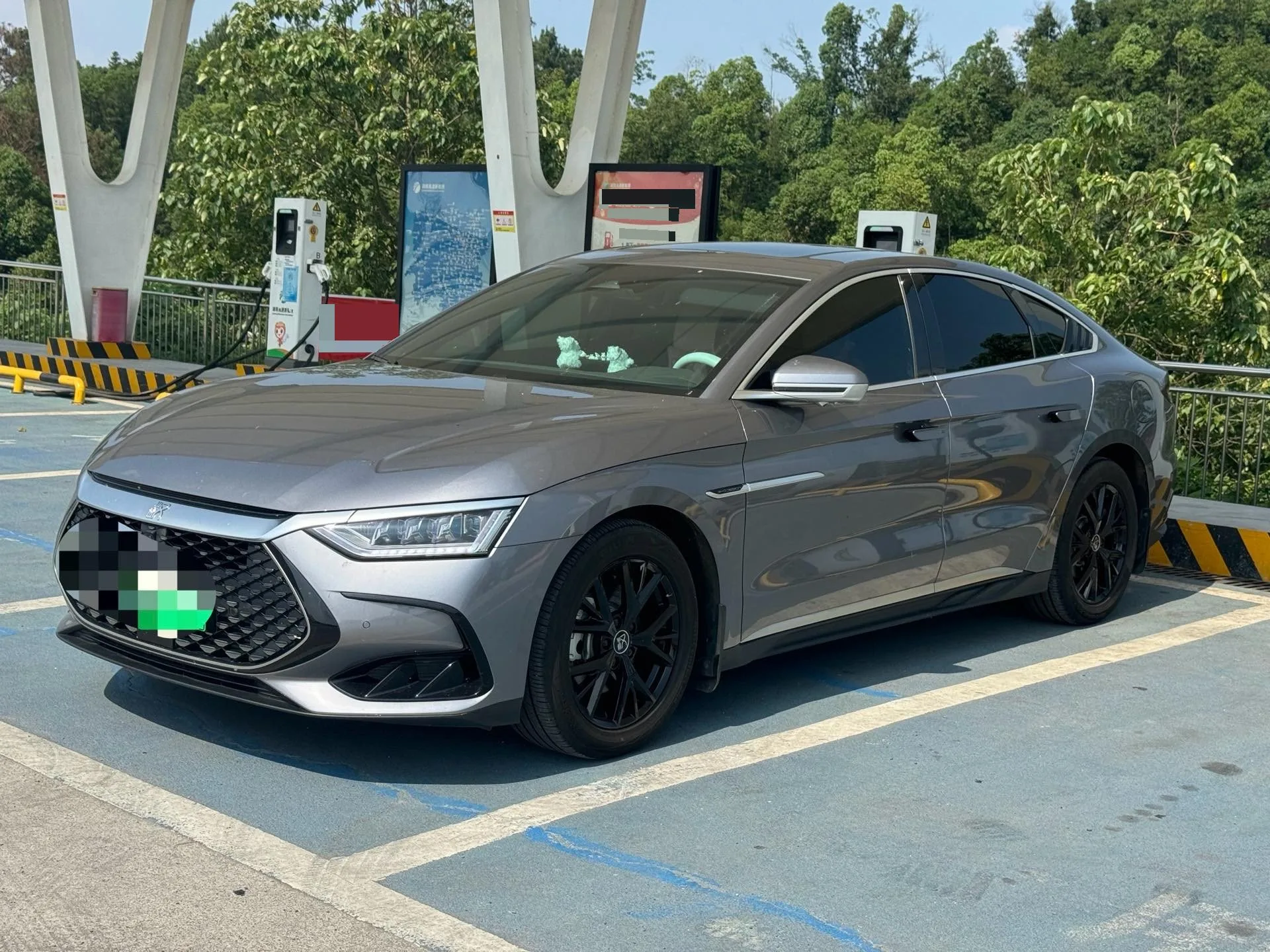 BYD 2024 Han DM-i 1.5T CVT Glory Edition 121KM Premium Automatic