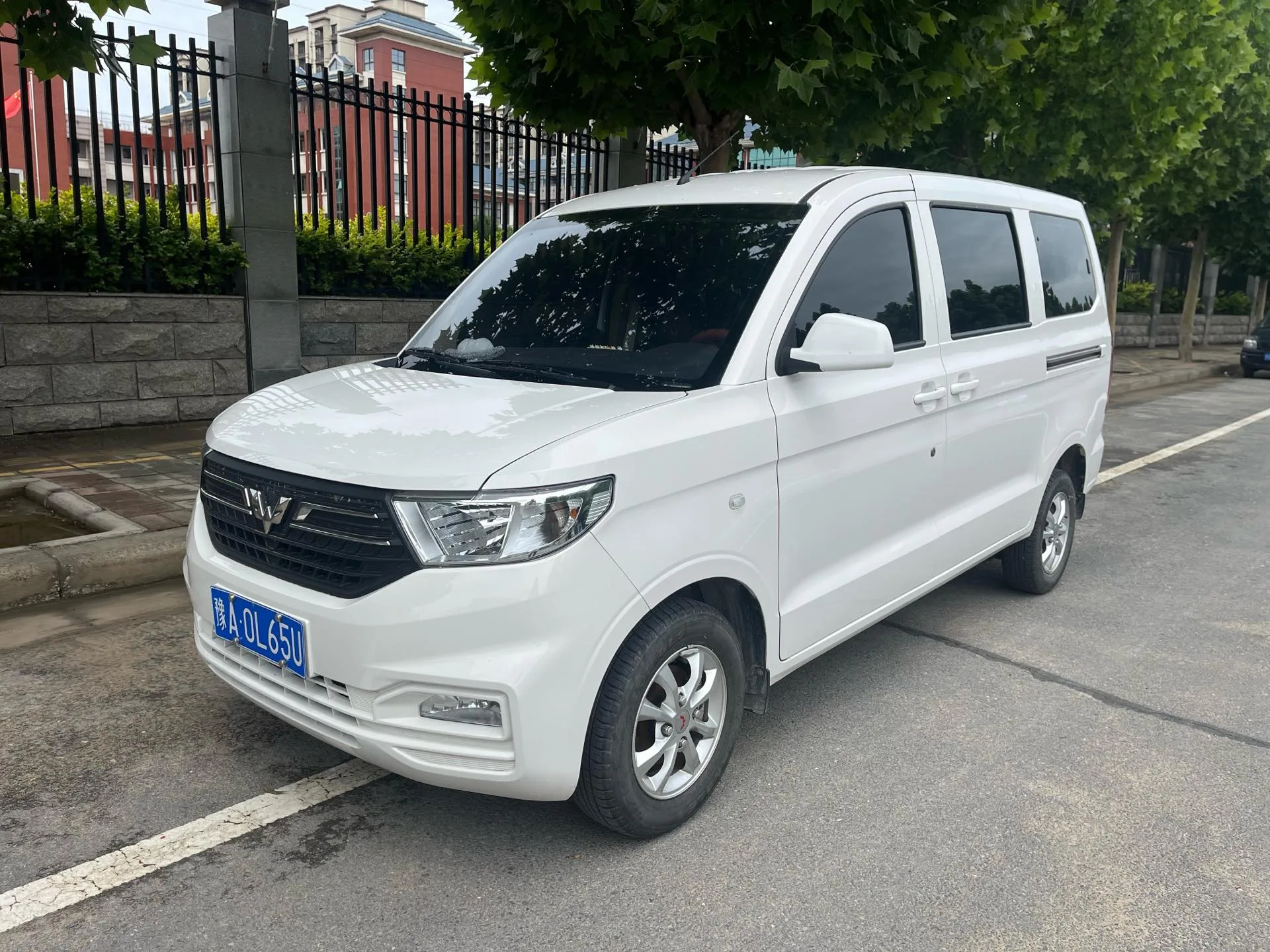 Wuling 2022 Hongguang V 1.5 Enjoy Edition (Manual Transmission)