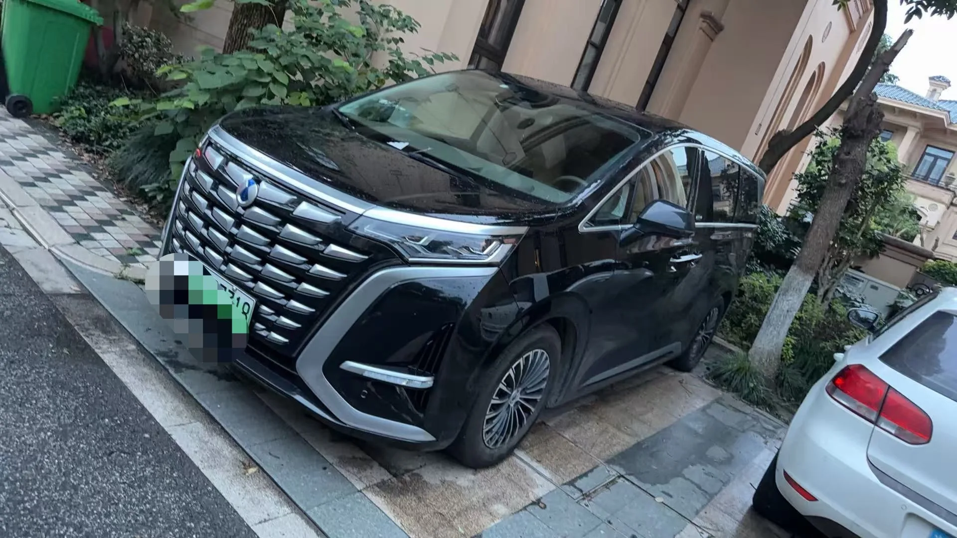 Denza D9 2022 DM-i 970 AWD Flagship Edition