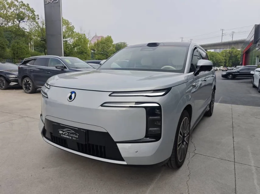Denza N8 2023 All-Wheel Drive Super Hybrid Flagship Six-Seater Edition