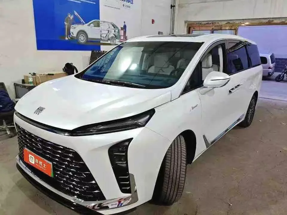 Buick GL8 New Energy 2024 Lu Zun Luxury Edition, 6-Seater
