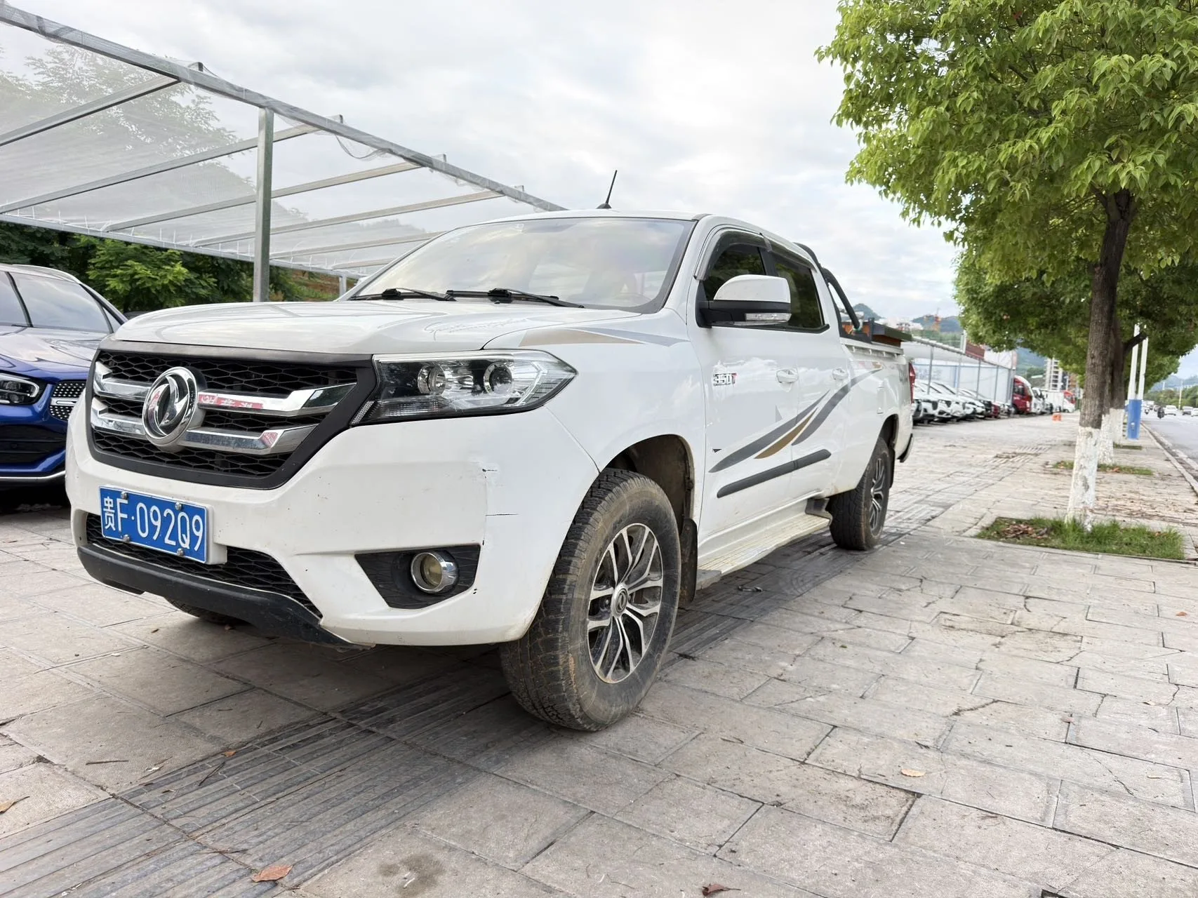 Dongfeng 2017 Yufeng P16 1.9T Two-Wheel Drive Luxury Extended-Wheelbase Manual Transmission