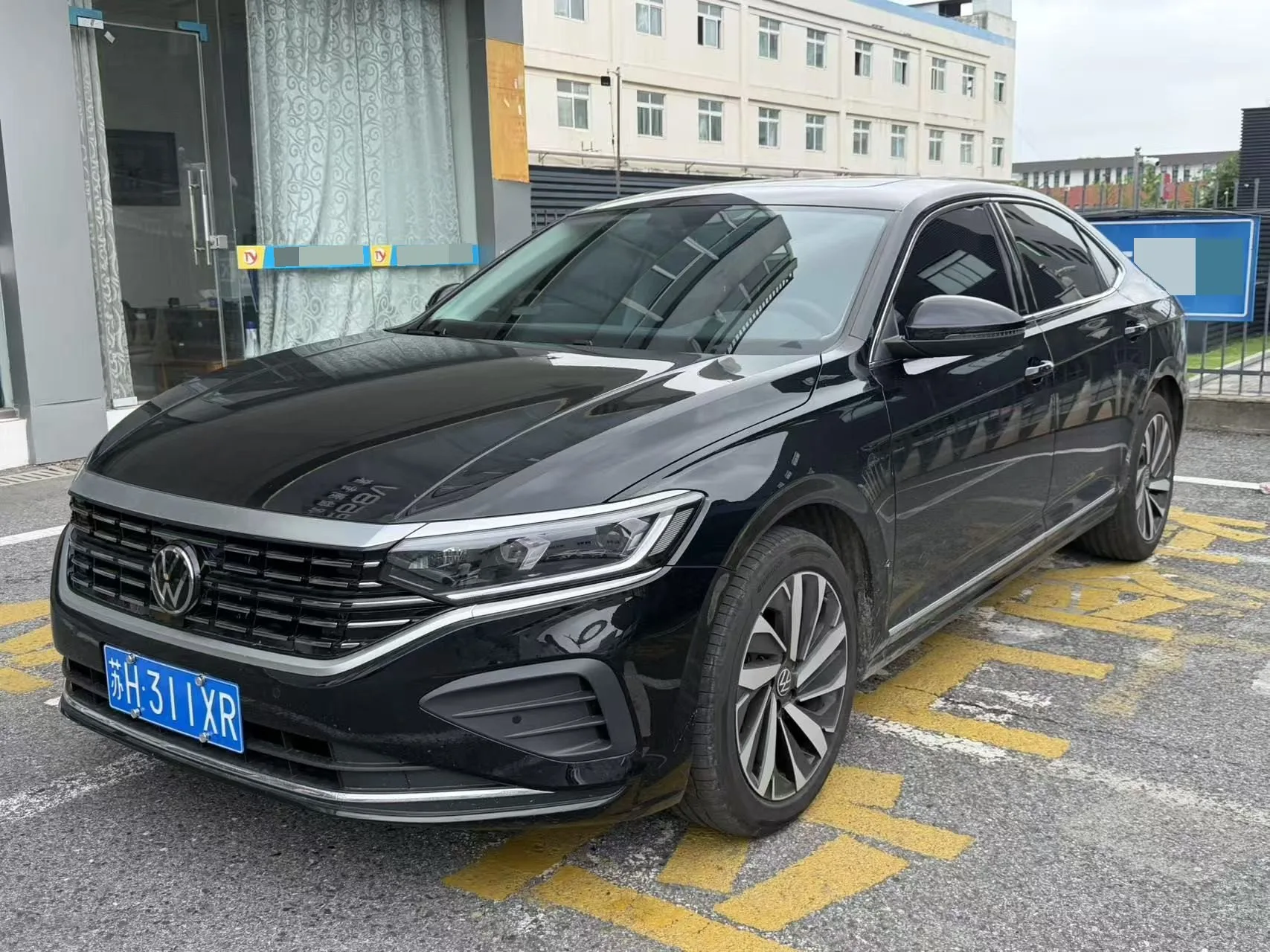 Volkswagen 2025 Passat 2.0TSI 380TSI Outstanding Edition Dragon Edition Automatic Transmission