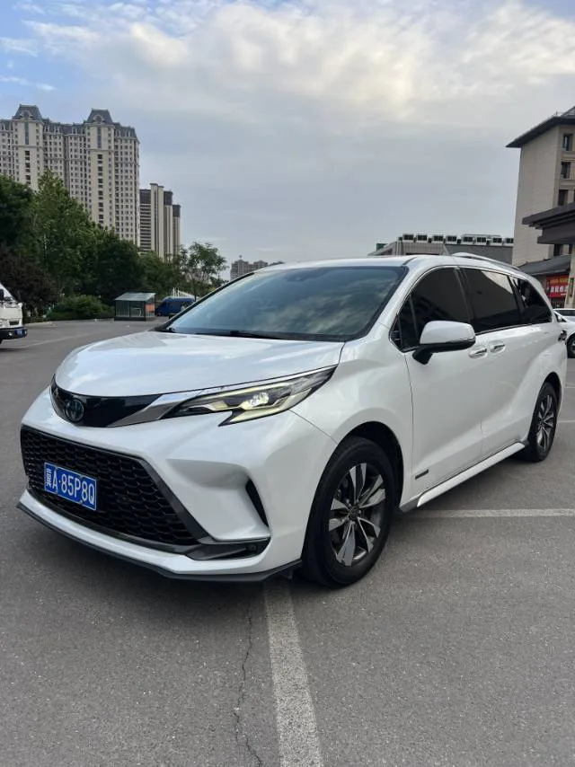 2022 Grevia 2.5L Hybrid Premium Edition
