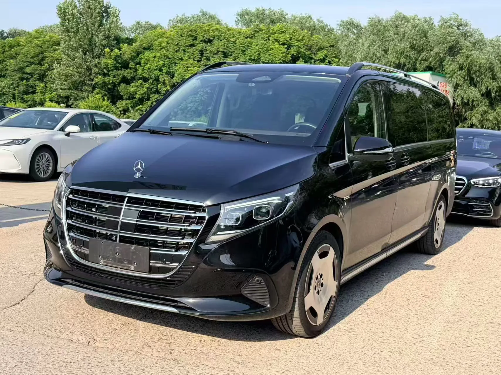 Mercedes-Benz V-Class 2024 V 300 L 48V 2.0T Luxury Edition Automatic