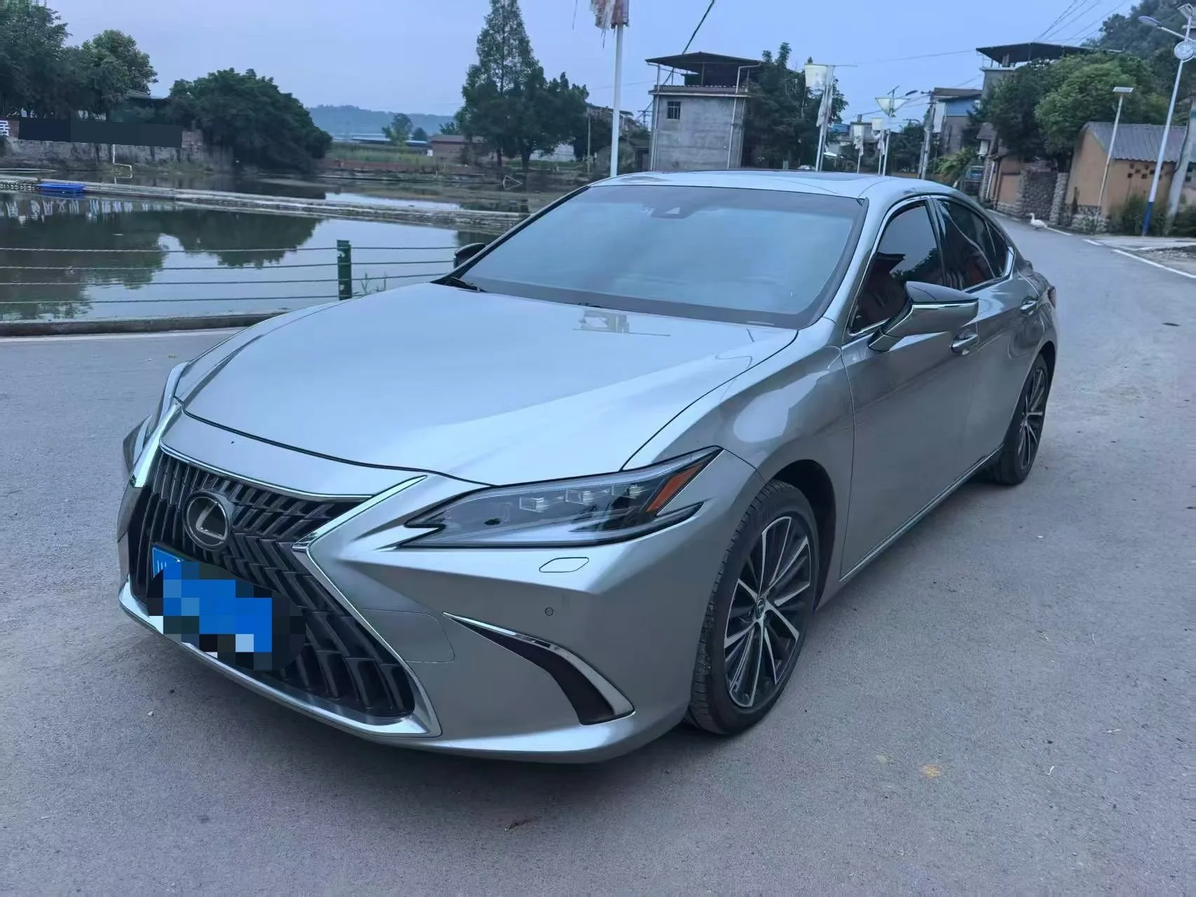 Lexus ES 2022 300h Premium Edition