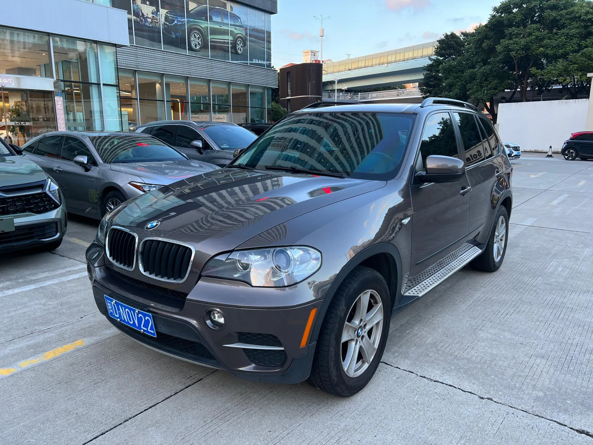 BMW X5 (Imported) 2012 Model Year, US Specification, 3.0T, US Version, Automatic Transmission