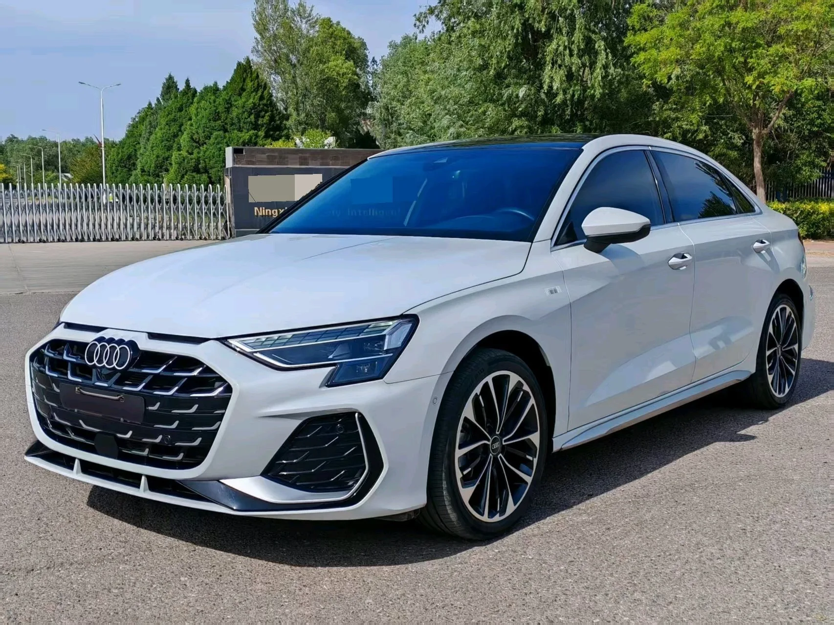 Audi 2025 A3L Limousine 1.5TFSI 35TFSI Flying Spur Luxury Edition + Luxury Package, Automatic Transmission