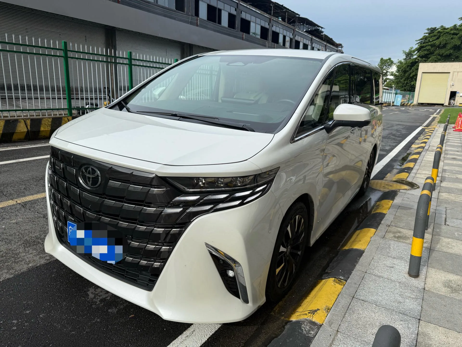 Toyota Alphard (Imported) 2024 Alphard 2.5 CVT Premium Edition Automatic Transmission