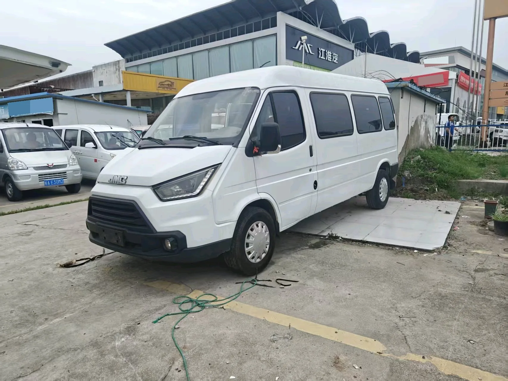 JMC 2017 Tesun 2.8T Commercial Version, Long Wheelbase, Mid-Roof, 6–8 Seats, Manual Transmission