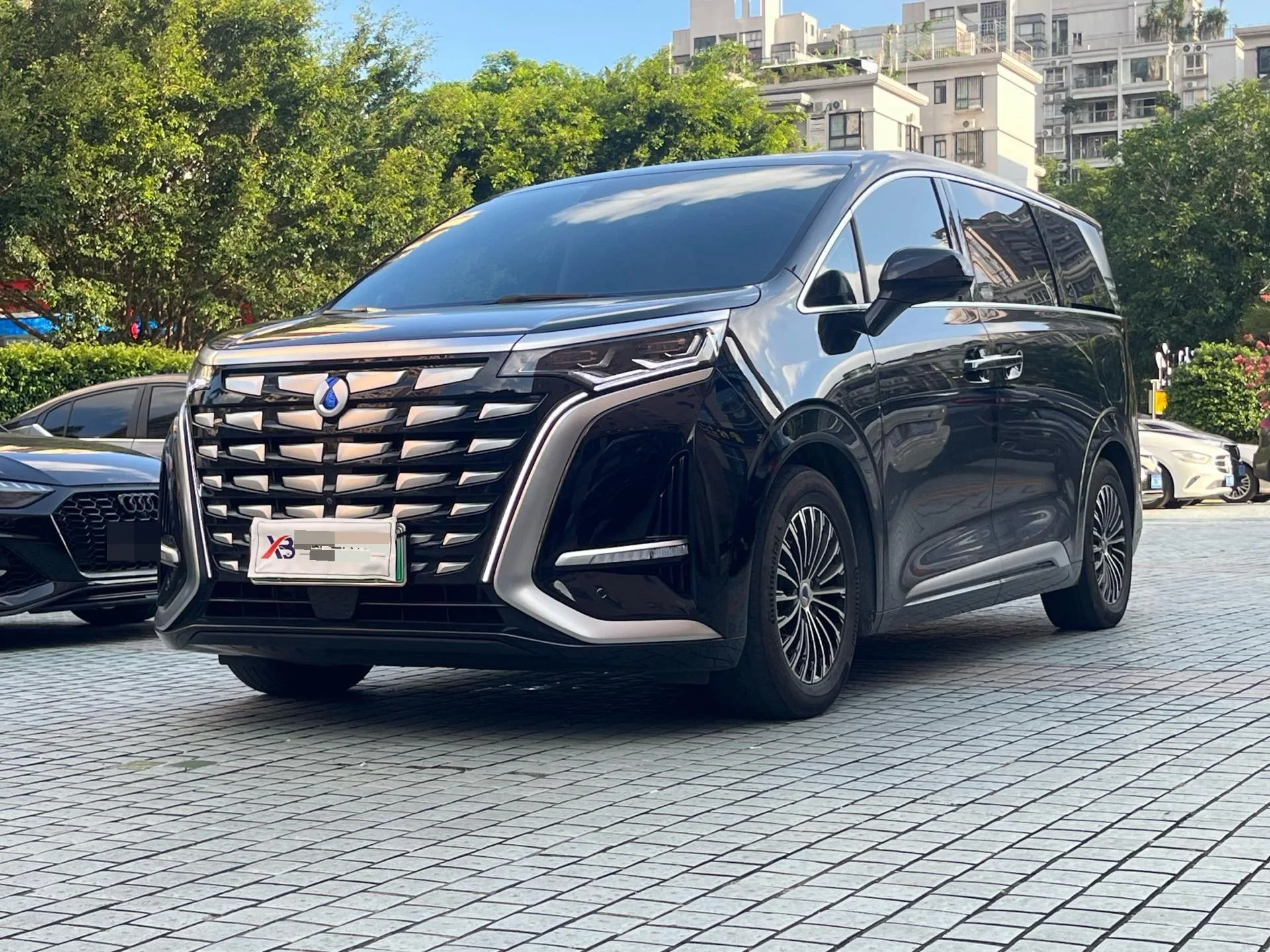 Denza D9 2022 DM-i 970 AWD Flagship Edition