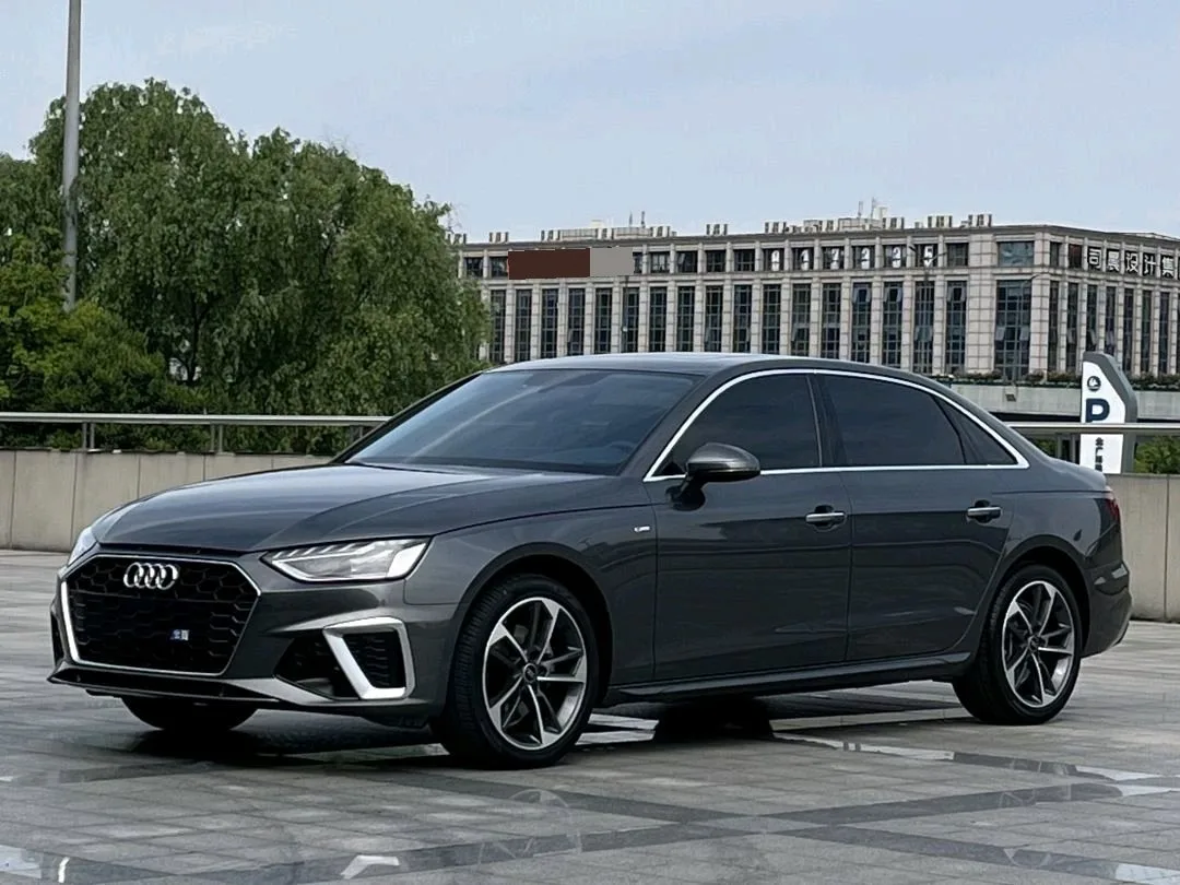 Audi A4L 2022 40 TFSI Fashion Dynamic Edition