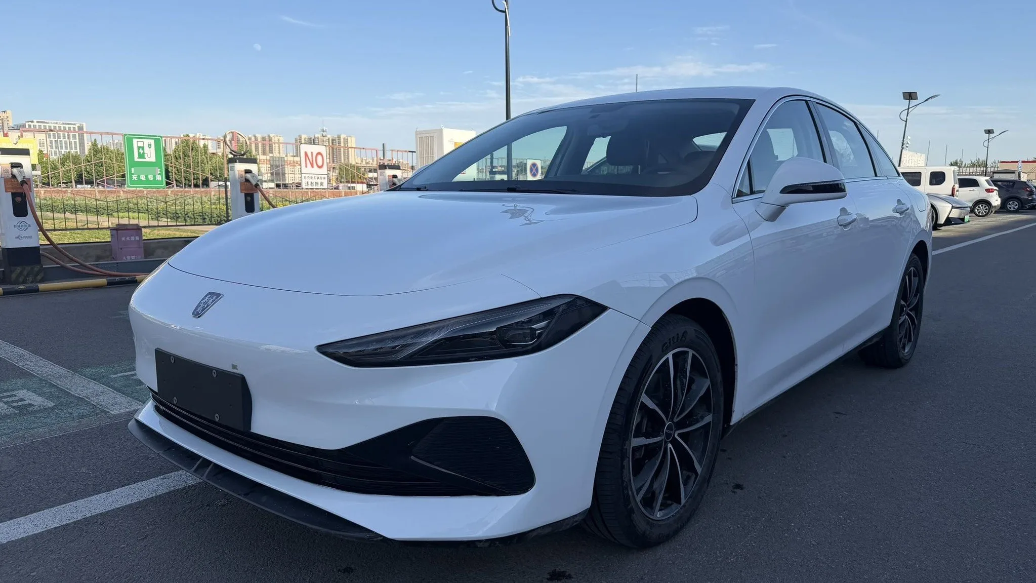 Roewe 2025 D7 DMH 1.5 World Champion Edition Automatic