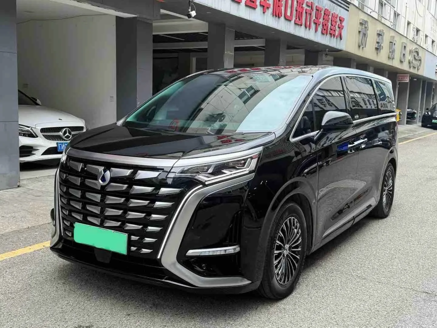 Denza D9 2024 DM-i 980 4WD Premium Edition