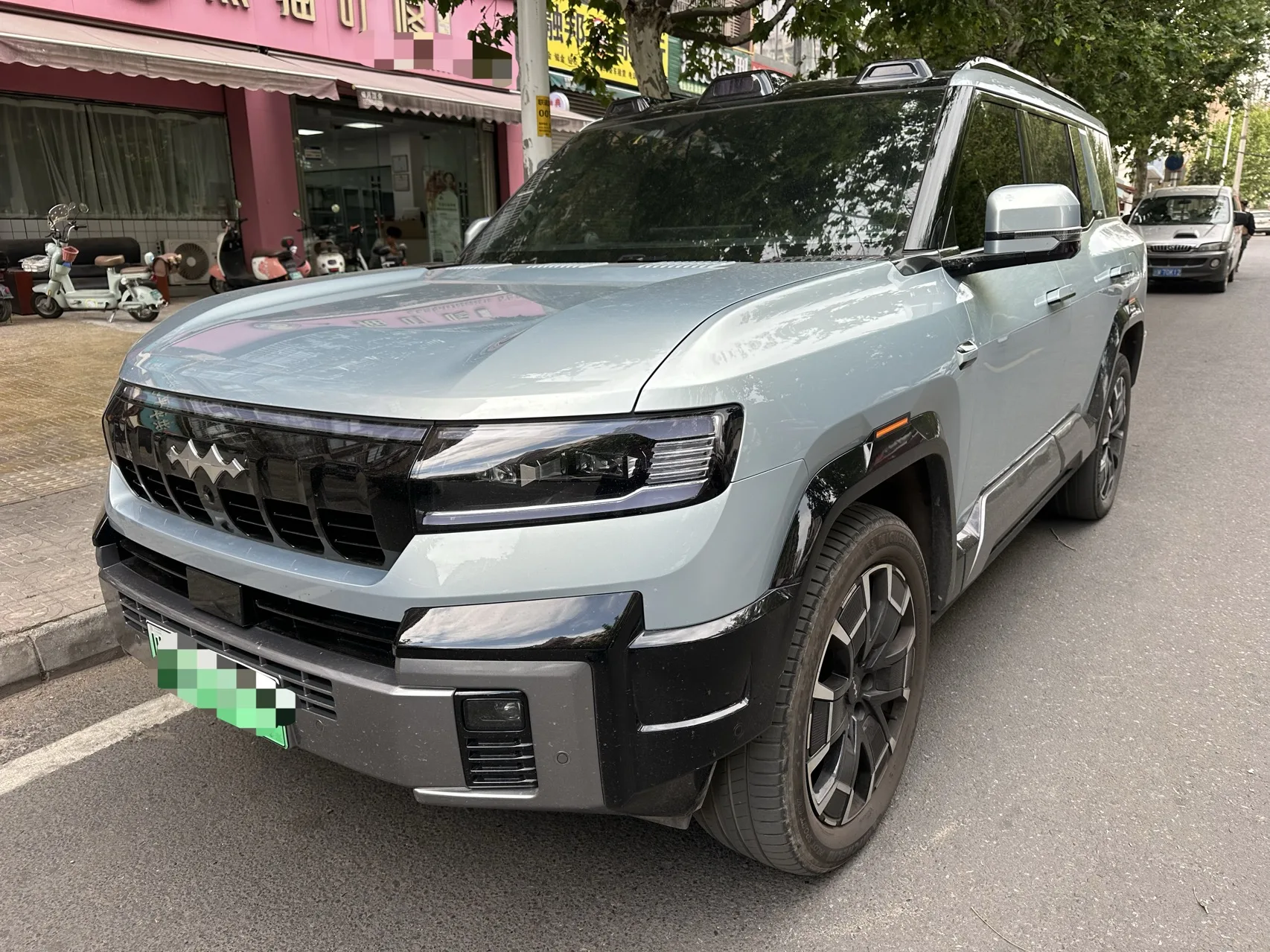 Formula Leopard 2025 Leopard 8 2.0T CVT Smart Flagship Edition 6-seater Automatic