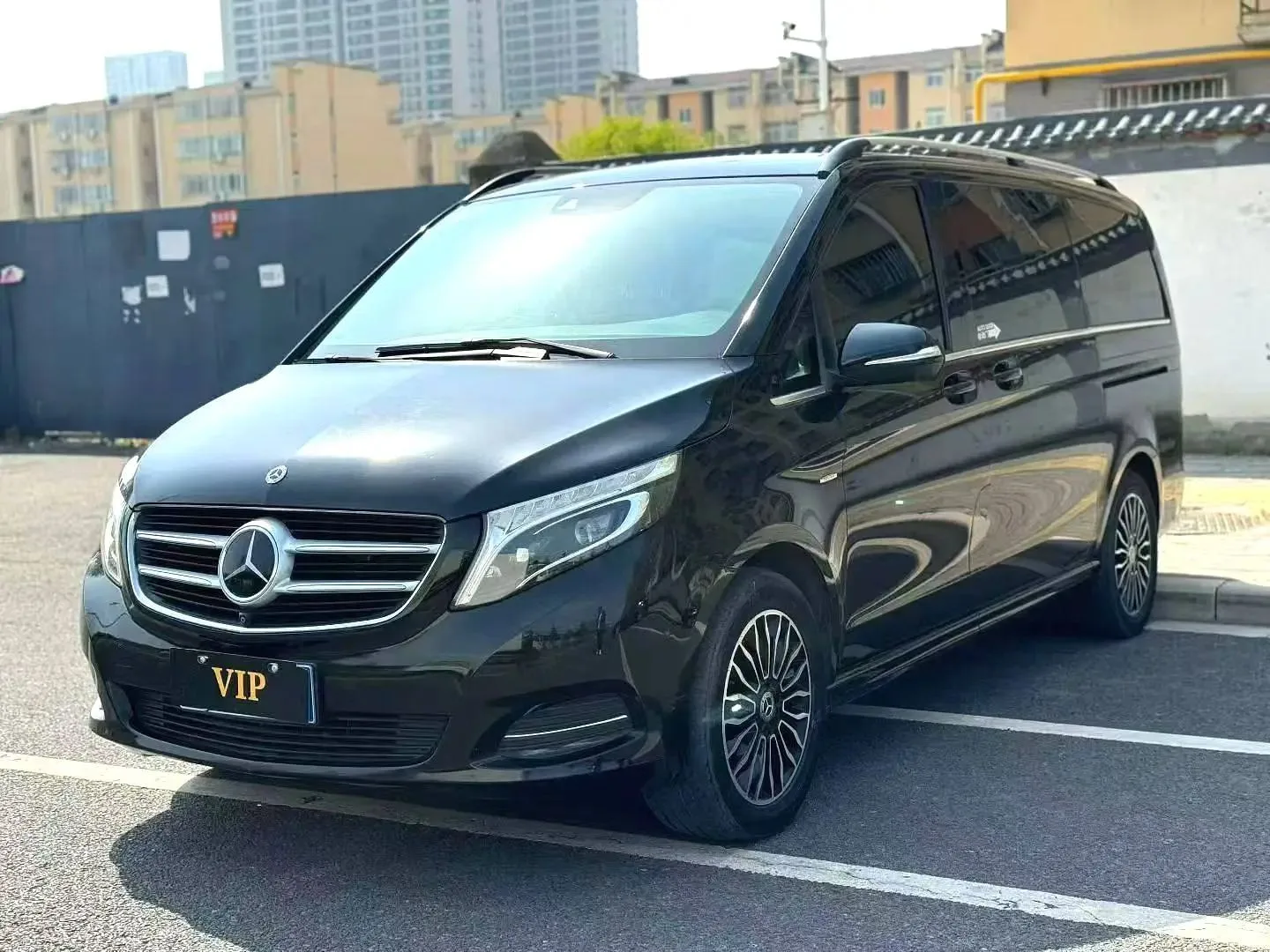 Mercedes-Benz V-Class 2018 V 260 L Premium Extended Edition (China V Emission Standard)