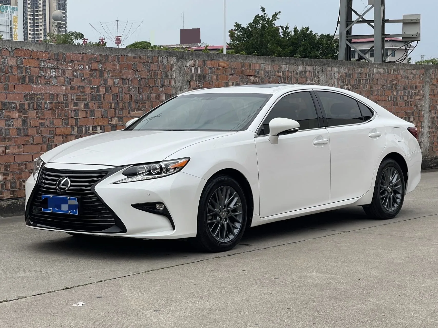 Lexus ES 2017 30th Anniversary Edition