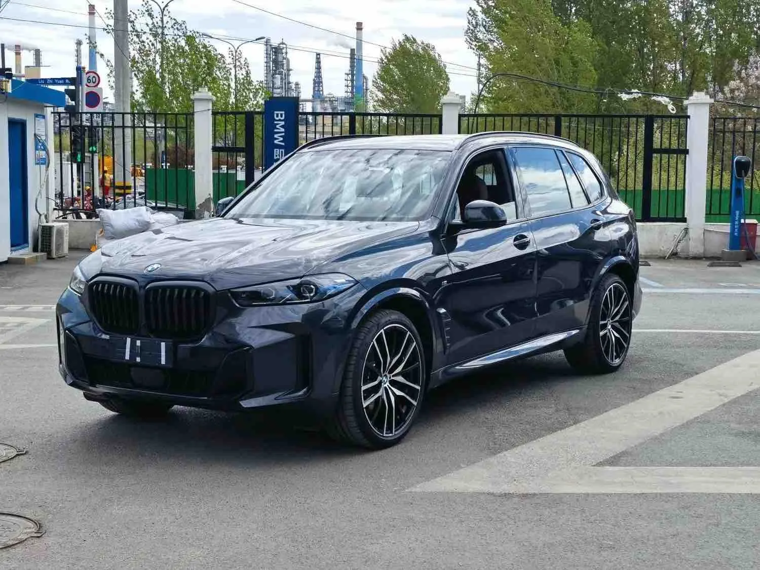 2025 BMW X5 xDrive40Li 48V 3.0T M Sport Shadow Edition (Automatic)