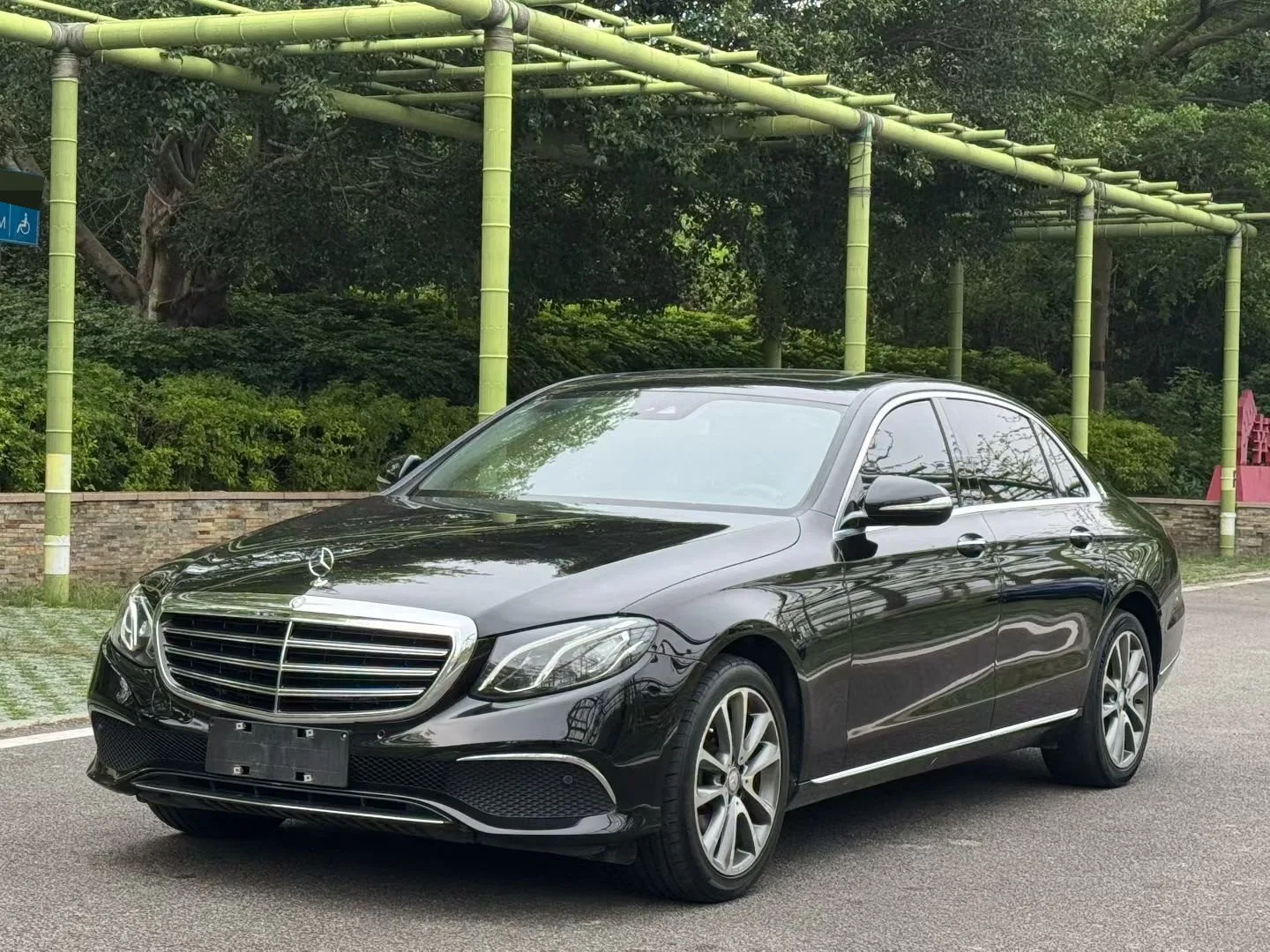 2017 Mercedes-Benz E-Class E 200 L Sport 4MATIC