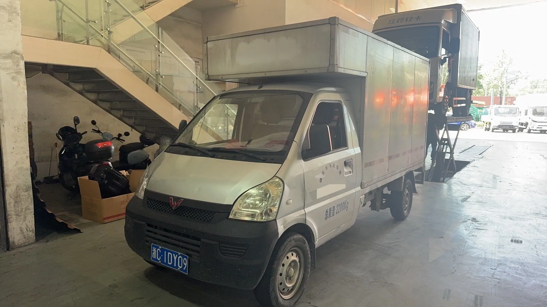Wuling 2021 Rongguang Light Truck, 1.5L, 99 horsepower, 2.585-meter single-cab van-style light truck, manual transmission