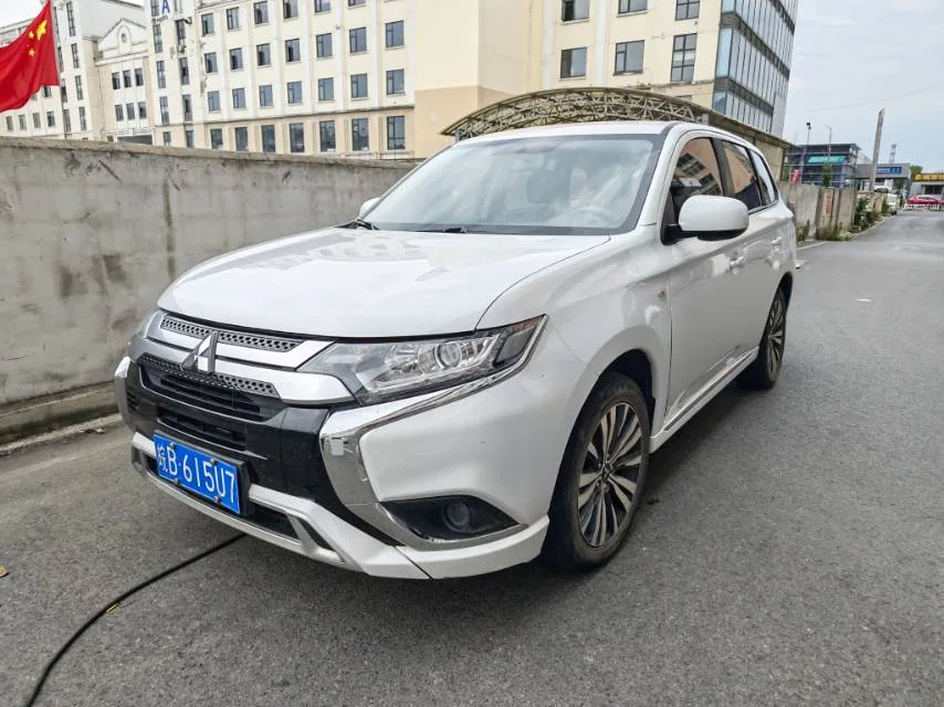 Outlander 2021 2.0L 2WD Comfortline 5-seater