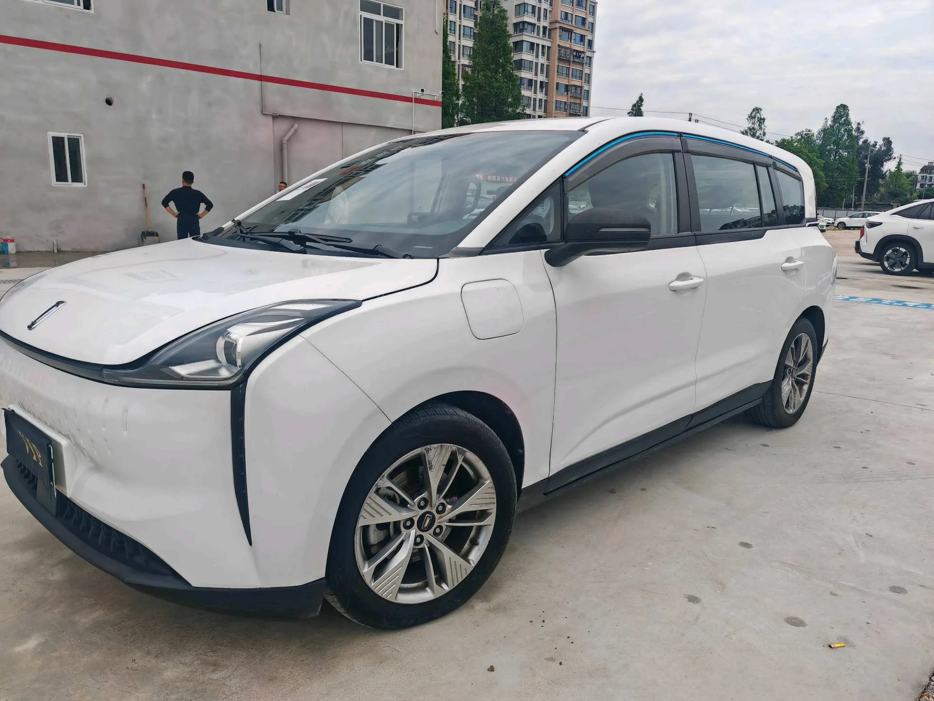Benteng 2023 NAT PRO Comfort Travel Edition 419 km Automatic Transmission