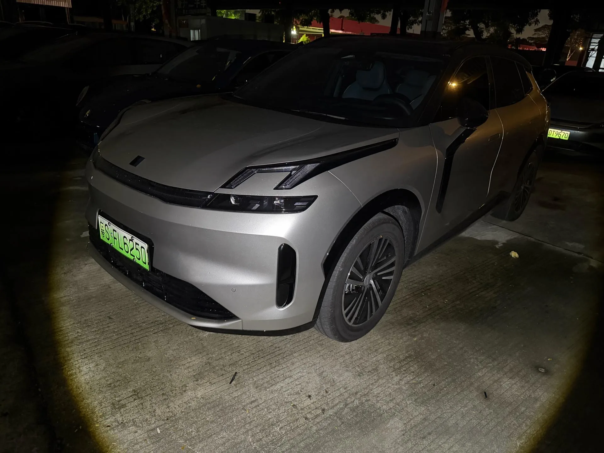 Lynk & Co 08 PHEV 2023 Model, 245km Ultra-Long Range (Halo)