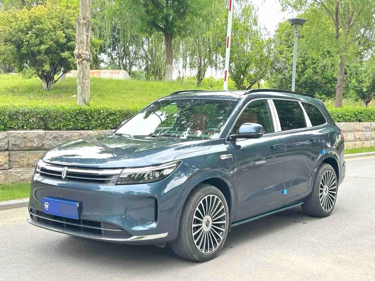 AITO 2024 Model M7 Intelligent Driving 4WD Pro 6-Seater Automatic