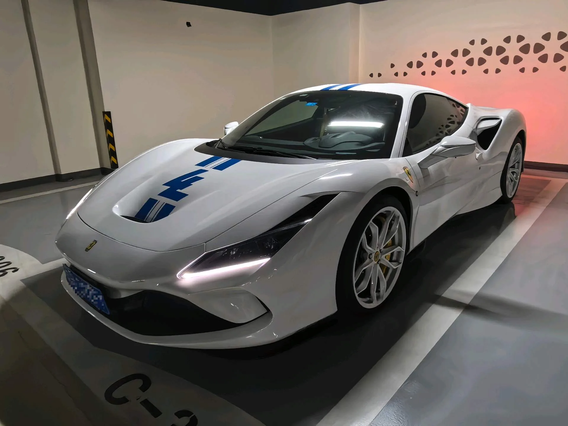 Ferrari F8 2019 Tributo 3.9T V8