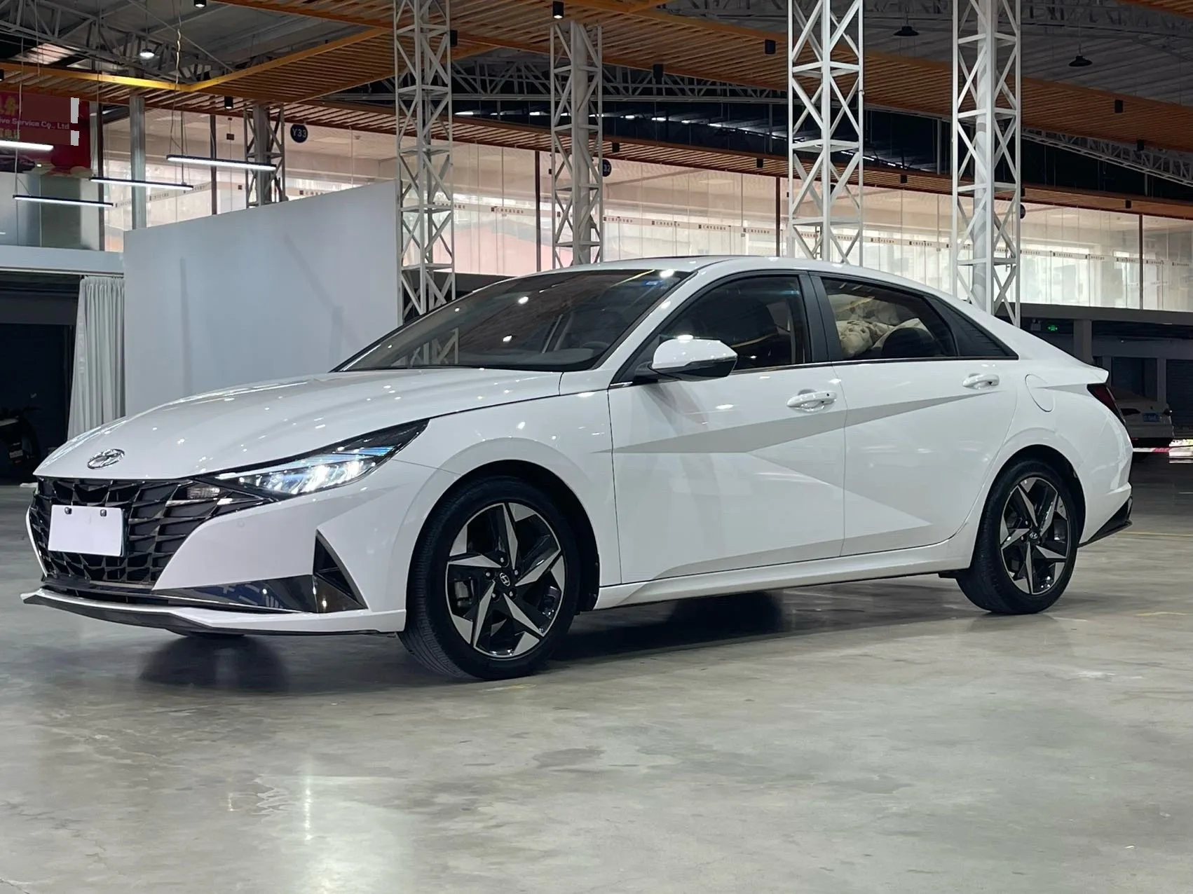 Hyundai Elantra 2023 1.5L CVT GLX Elite Edition