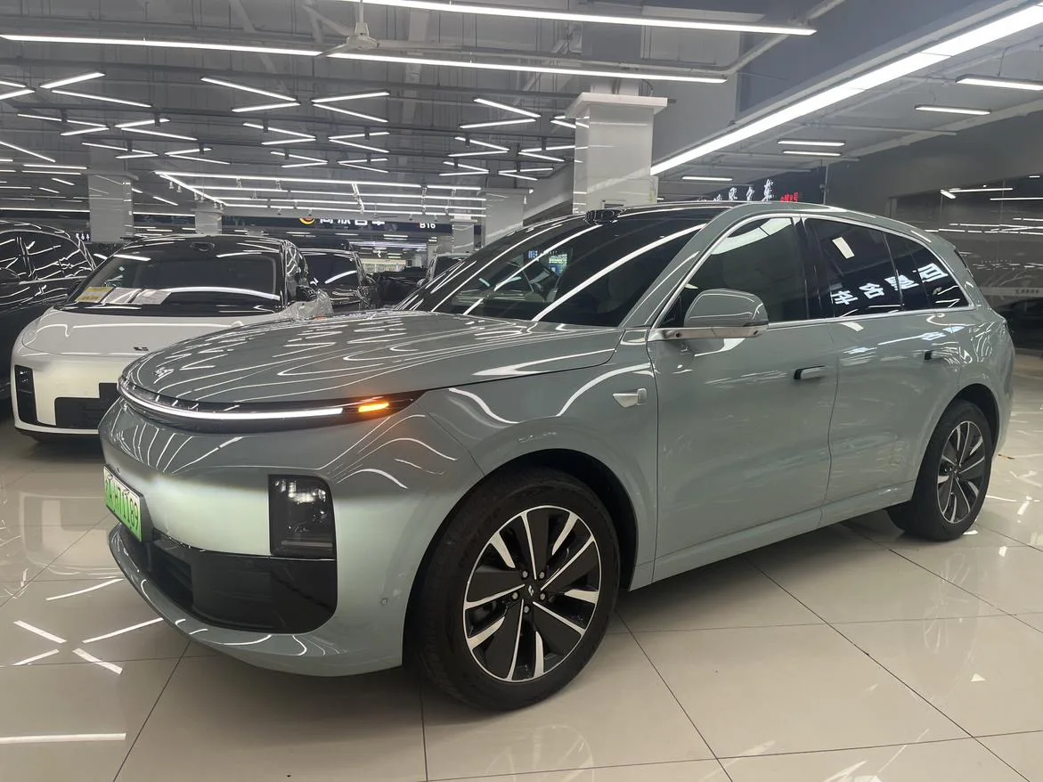 Li Auto 2025 L6 Pro Smart Renewal Edition Automatic