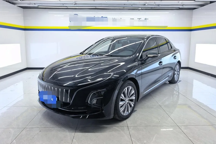 Hongqi E-QM5 2022 Model, 431km Charging Enjoyment Edition