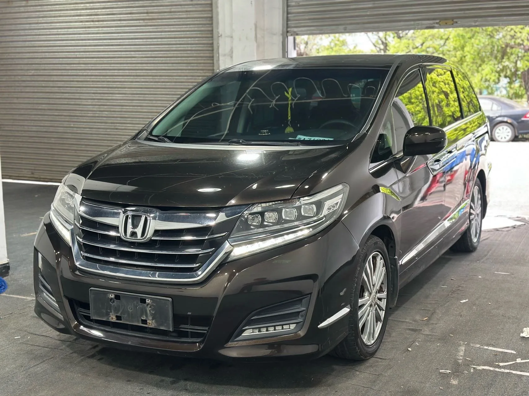 Elysion 2016 2.4L Luxury Edition