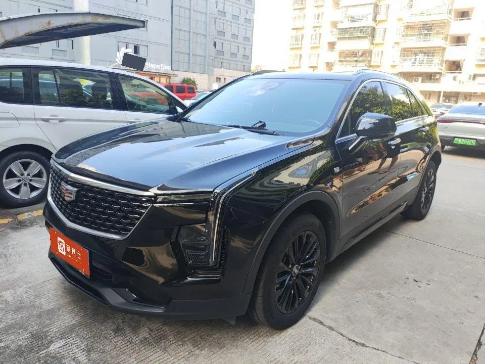 2023 Cadillac XT4 28T FWD Luxury