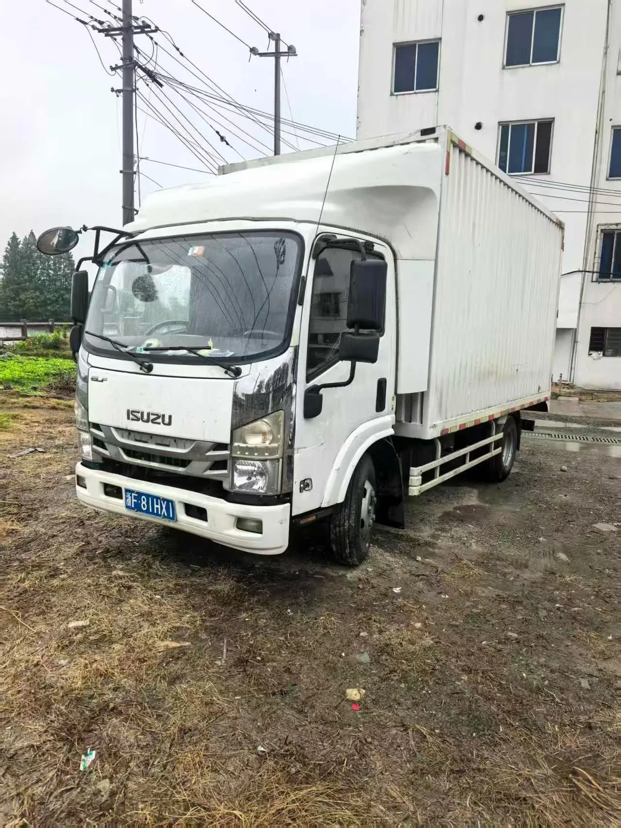 Isuzu van, manual transmission